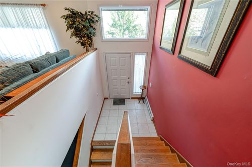 146 Crystal Brook Hollow Rd, Port Jefferson, NY, 11777-1122 | Card Image