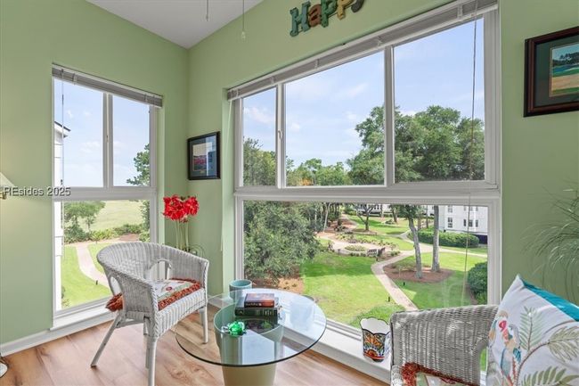 Walls of windows to take it all in! | Image 14