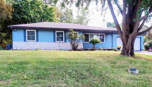 7805 E 73rd St, Kansas City, MO, 64133-6213 | Card Image