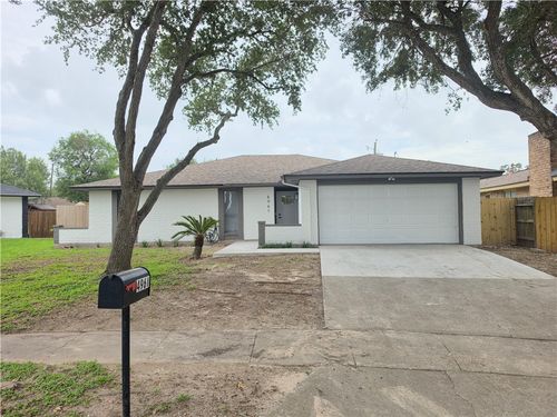 4961 Shadowbend Dr, Corpus Christi, TX, 78413-2437 | Card Image