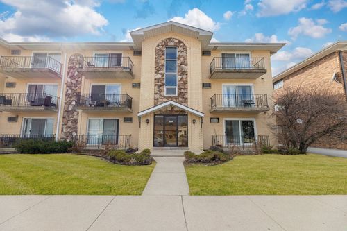 201-8830 Mobile Ave, Oak Lawn, IL, 60453-1162 | Card Image