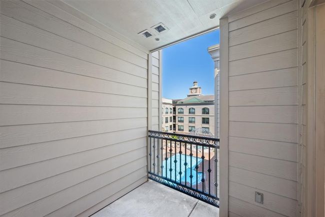 Balcony with view to the pool | Image 40