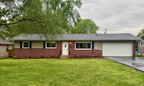 3218 W Crestview St, Springfield, MO, 65807-3150 | Card Image