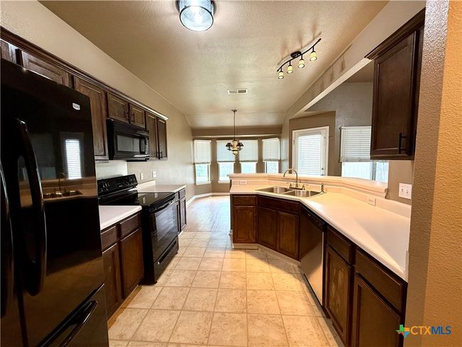 213 Summerside Ave, House other with 3 bedrooms, 2 bathrooms and null parking in Lockhart TX | Image 22