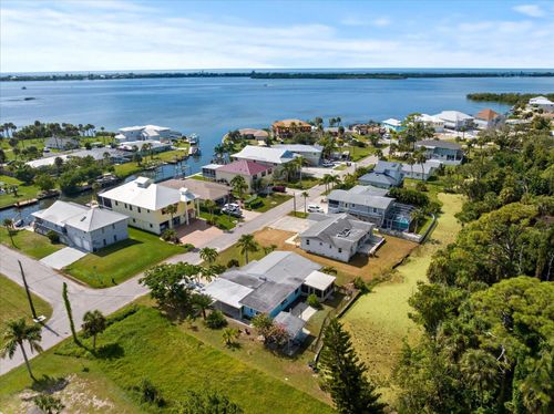 810 Harvard St, Englewood, FL, 34223-2871 | Card Image