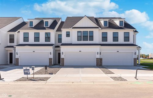 3295 Haflinger Dr, Zionsville, IN, 46077-0448 | Card Image