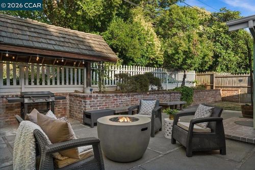 114 Combs Ln, Vallejo, CA, 94590-3552 | Card Image