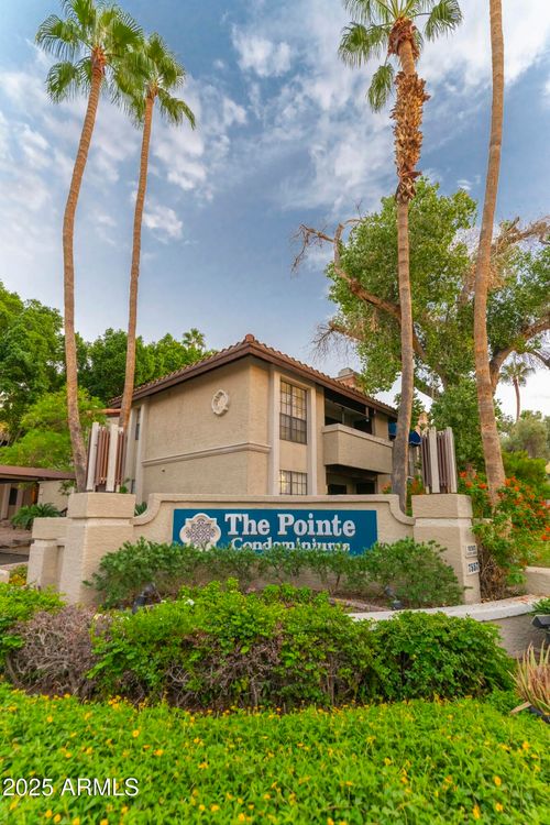 264-7557 N Dreamy Draw Dr, Phoenix, AZ, 85020-4651 | Card Image