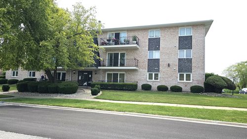apt-2sw-7405 Tiffany Dr, Orland Park, IL, 60462-5267 | Card Image