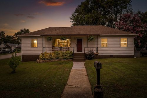 725 Astor Ln, East Ridge, TN, 37412-2907 | Card Image