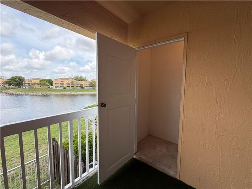 217-5200 Nw 31st Ave, FORT LAUDERDALE, FL, 33309-2504 | Card Image