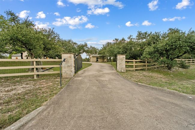 Gated entrance | Image 36