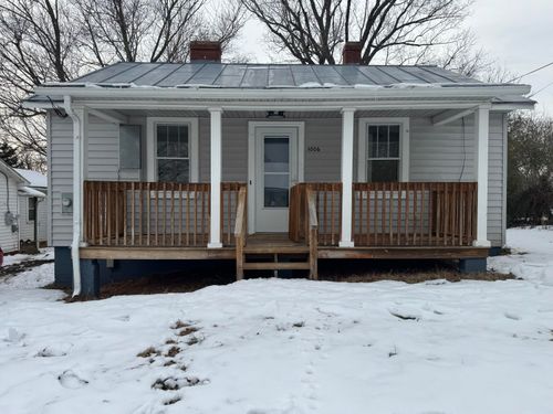 1006 Graves St, Martinsville, VA, 24112-4722 | Card Image