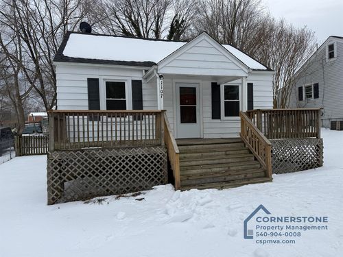 1107 Gearhart Rd, Roanoke, VA, 24014 | Card Image