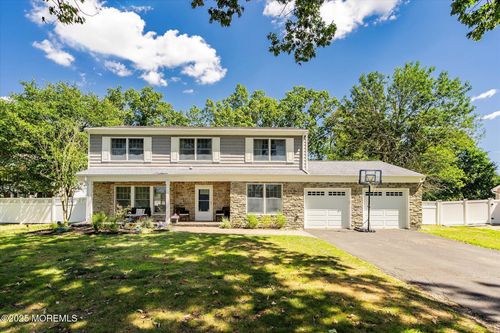 5 Yeoman Way, Manalapan, NJ, 07726-1825 | Card Image
