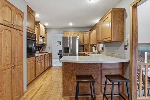 S8280 Lowes Creek Rd, Eau Claire, WI, 54701-9656 | Card Image