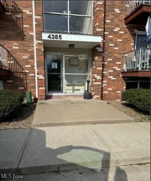 b18-4385 Inner Circle Drive, Brunswick, OH, 44212 | Card Image