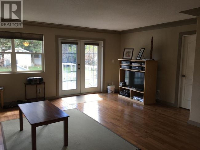 889 Elder Rd, House other with 3 bedrooms, 3 bathrooms and null parking in Kamloops BC | Image 12