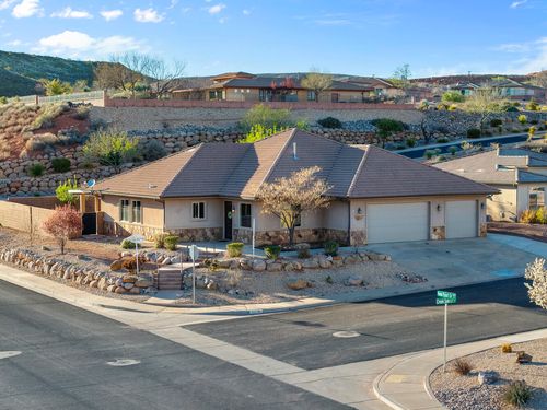 1907 N Creek Side Ct, Washington, UT, 84780-2892 | Card Image