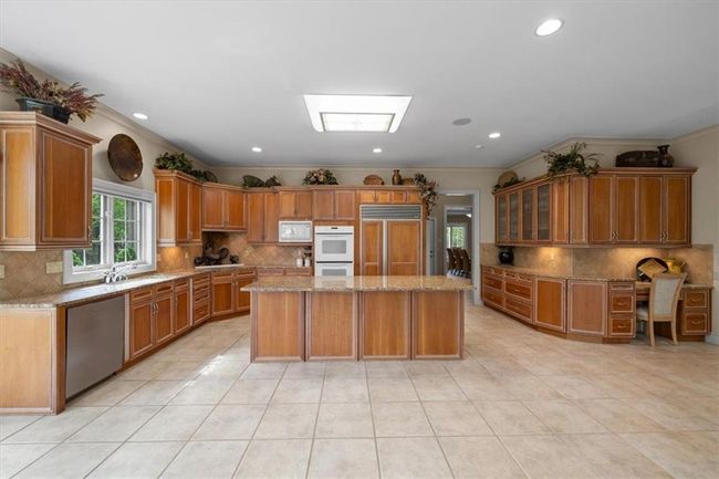 2100 W 115 Th St, House other with 4 bedrooms, 5 bathrooms and null parking in Leawood KS | Image 19