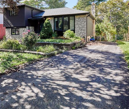 1260 Ilona Park Rd, Pickering, ON, L1W1E4 | Card Image