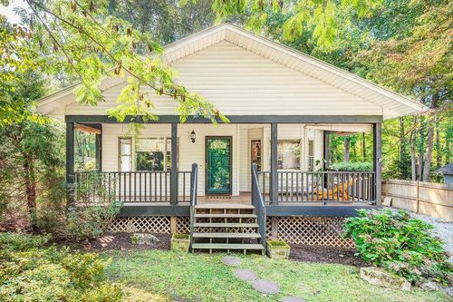 2 Homewood Dr, Asheville, NC, 28803-1247 | Card Image