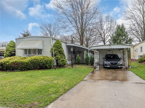 49 Patio Ln, Olmsted Twp, OH, 44138-2952 | Card Image