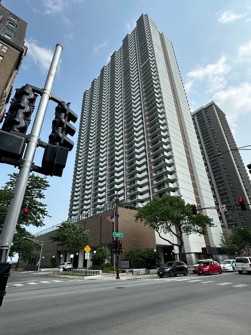 apt-26l-6033 Sheridan Rd, Chicago, IL, 60660-3043 | Card Image