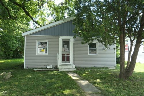 755 2nd St, Shelbyville, IN, 46176-2320 | Card Image
