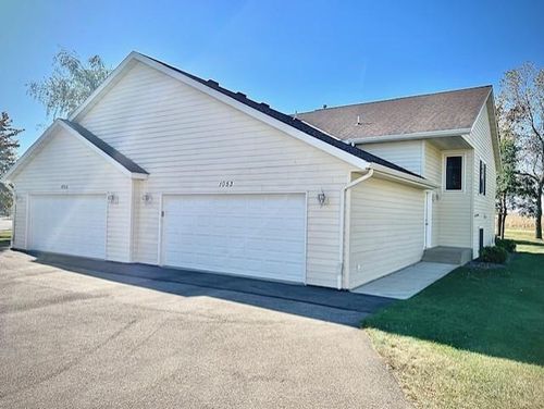 1053 Prairie View Dr Sw, HUTCHINSON, MN, 55350-6726 | Card Image