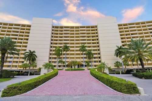 apt-213-134 Lakeshore Dr, North Palm Beach, FL, 33408-3615 | Card Image