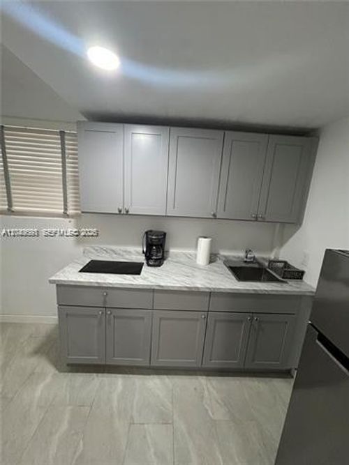 1-6773 Dogwood Dr, Miramar, FL, 33023-4848 | Card Image
