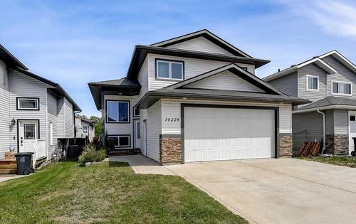 10228 94 St, Sexsmith, AB, T0H0W6 | Card Image