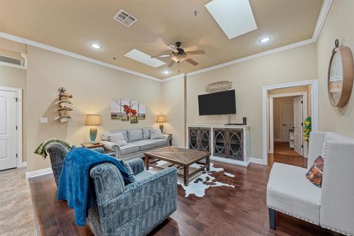 721 Austin Ave, Waco, TX, 76701-2055 | Card Image