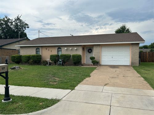 517 N Holiday Dr, Grand Prairie, TX, 75052-5844 | Card Image