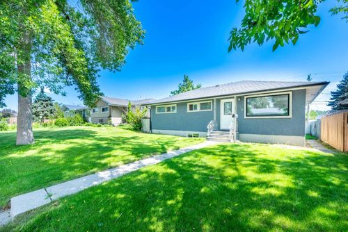 2210 35 Street Se, Calgary, AB, T2B0X1 | Card Image