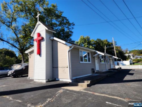 140 Western Hwy, West Nyack, NY, 10994-2633 | Card Image