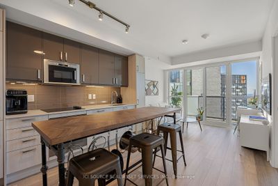 3203 - 77 Mutual St, Condo with 1 bedrooms, 1 bathrooms and 1 parking in Toronto ON | Image 3