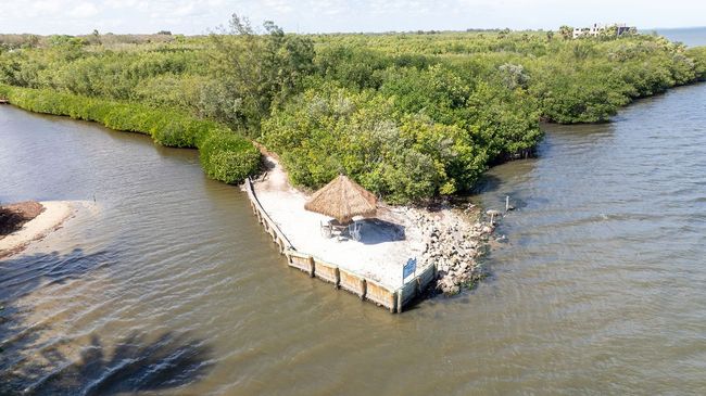 APT-2 - 5740 Marina Dr, House attached with 2 bedrooms, 2 bathrooms and null parking in Sebastian FL | Image 16