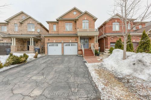 23 Attview Cres, Brampton, ON, L6P2R5 | Card Image