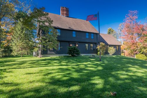 10 Sycamore Park, South Hadley, MA, 01075-1116 | Card Image