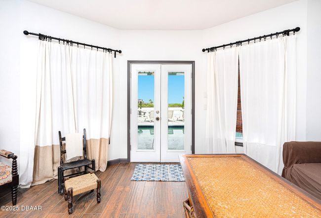 LOWER LEVEL LIVING ROOM | Image 19