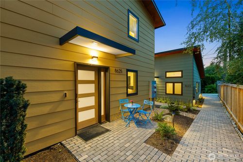 8625 30th Ave Sw, Seattle, WA, 98126-3712 | Card Image