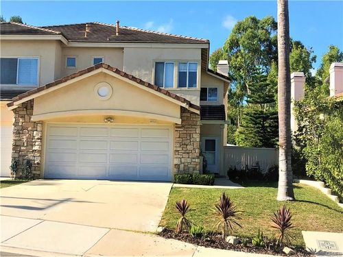 971 S Flintridge Way, Anaheim, CA, 92808 | Card Image