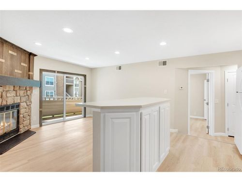 204-12043 W Cross Dr, Littleton, CO, 80127-4502 | Card Image