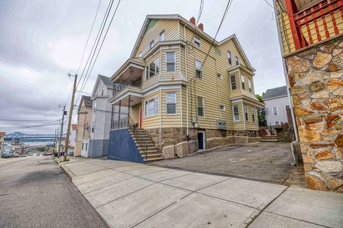 318 Broadway, Fall River, MA, 02721-5096 | Card Image