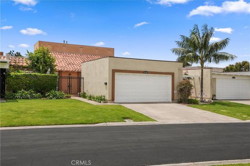 17735 Los Jardines W, Fountain Valley, CA, 92708 | Card Image