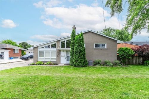 3500 Callan St, Niagara Falls, ON, L2G6K9 | Card Image