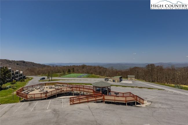 Grilling Deck at Pinnacle Inn | Image 30