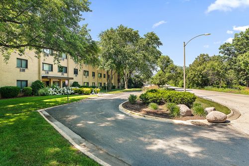 apt-407-6600 S Brainard Ave, Countryside, IL, 60525-2683 | Card Image